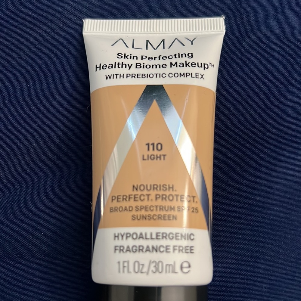 Almay Makeup bundle - Picture 2 of 5